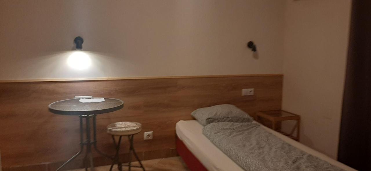 Apartman Vorosmarty Lejlighed Budapest Eksteriør billede