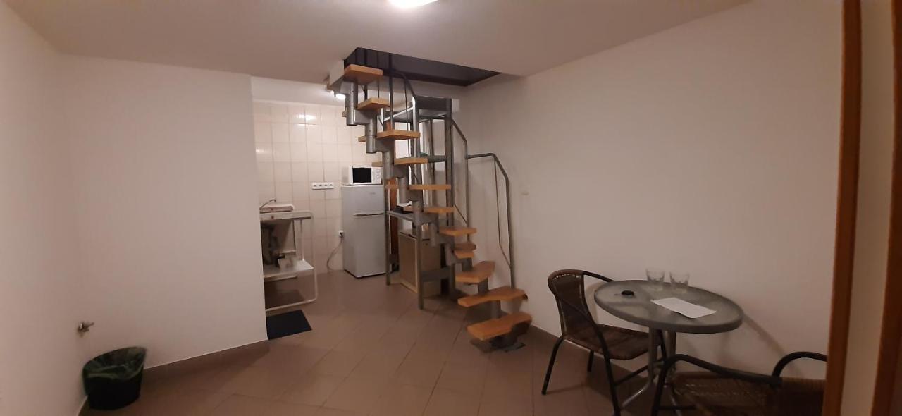 Apartman Vorosmarty Lejlighed Budapest Eksteriør billede